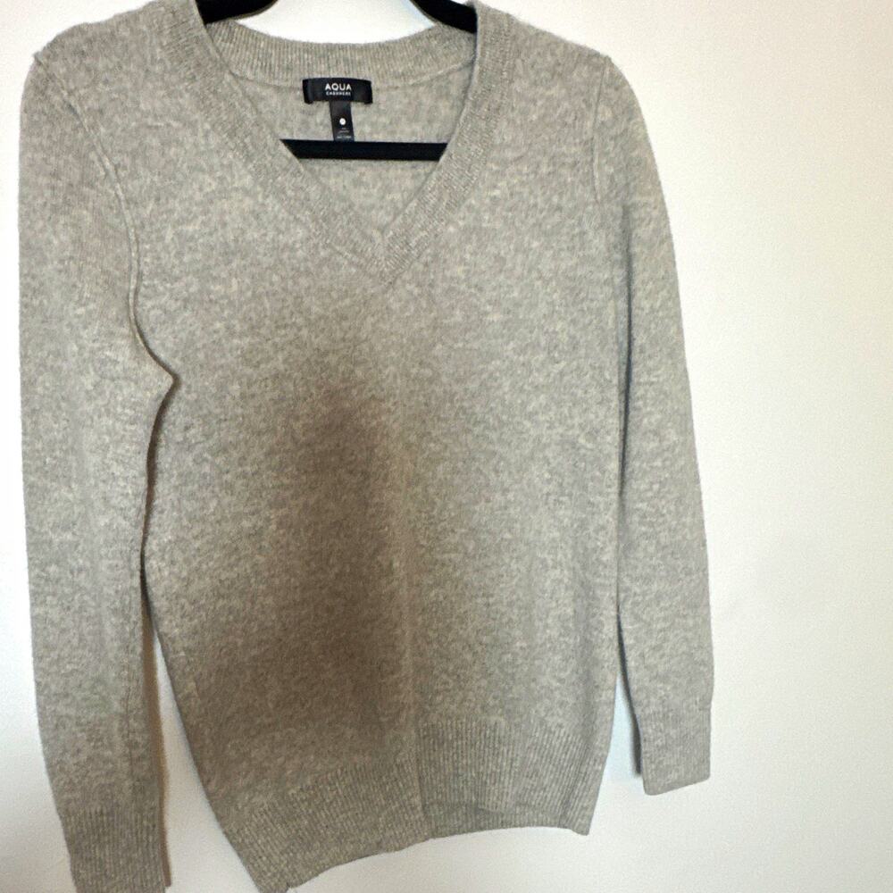 Aqua Women's 100% Cashmere Gray V-Neck Pullover Sweater Ribbed Trim M